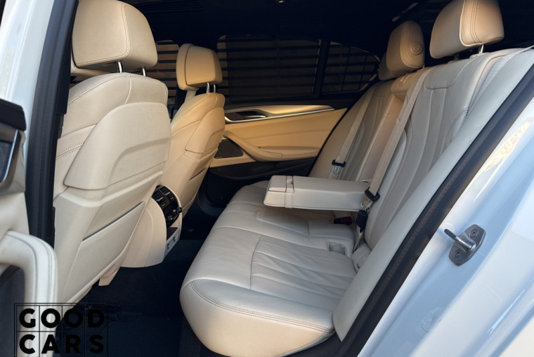 BMW 550i - 34