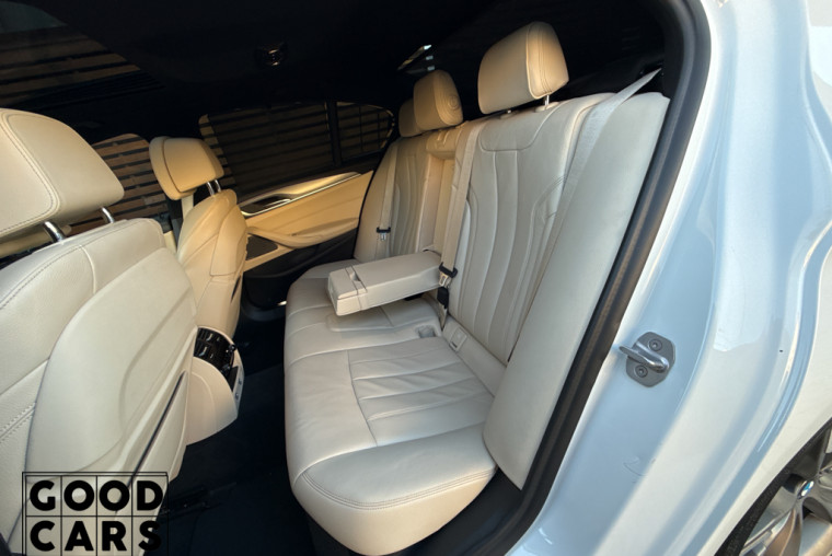 BMW 550i - 35