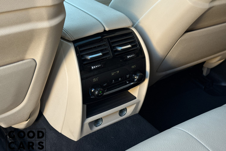 BMW 550i - 36