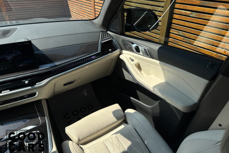 BMW X5 M60i - 50