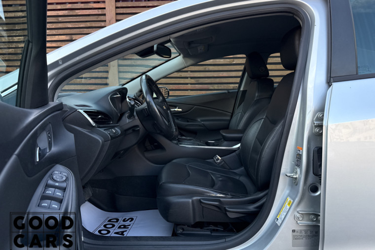Chevrolet Volt - 25