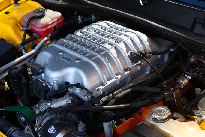 Dodge Challenger SRT6.2 HEMI - 11