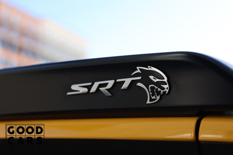 Dodge Challenger SRT6.2 HEMI - 18
