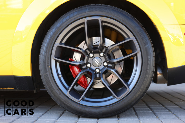 Dodge Challenger SRT6.2 HEMI - 13