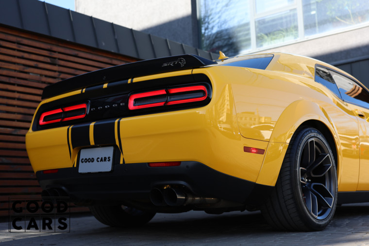 Dodge Challenger SRT6.2 HEMI - 16