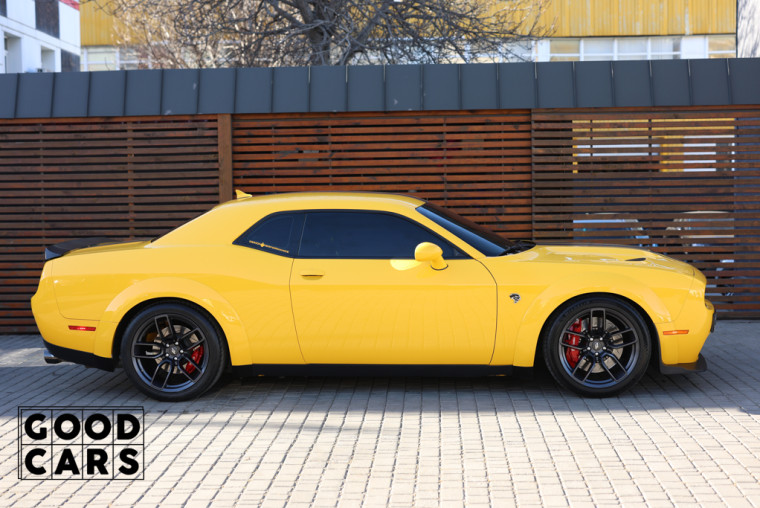 Dodge Challenger SRT6.2 HEMI - 7