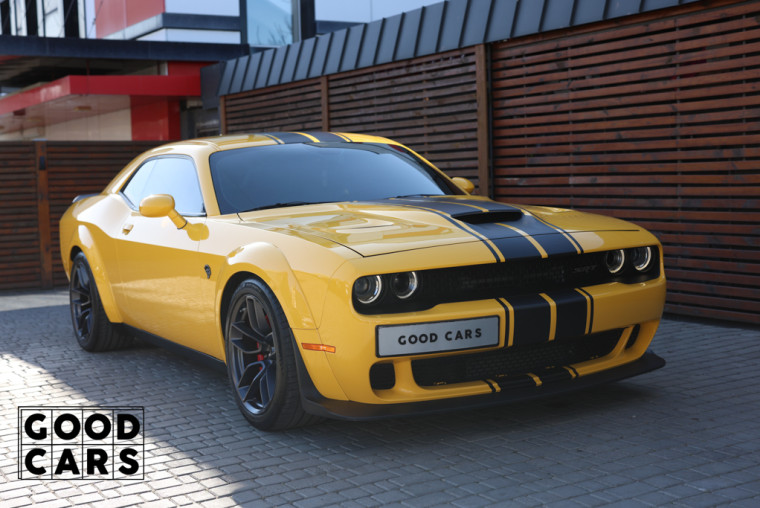 Dodge Challenger SRT6.2 HEMI - 8