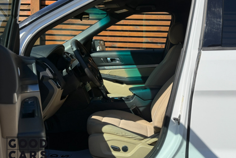 Ford Explorer - 16