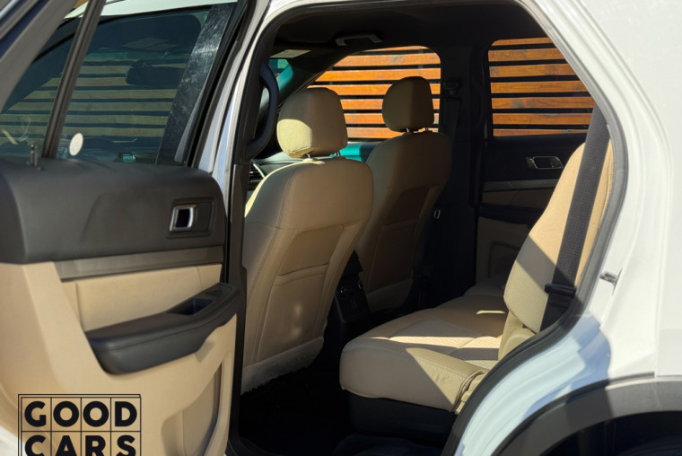 Ford Explorer - 19