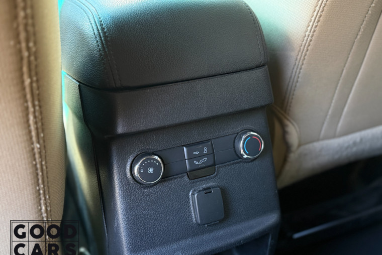 Ford Explorer - 22