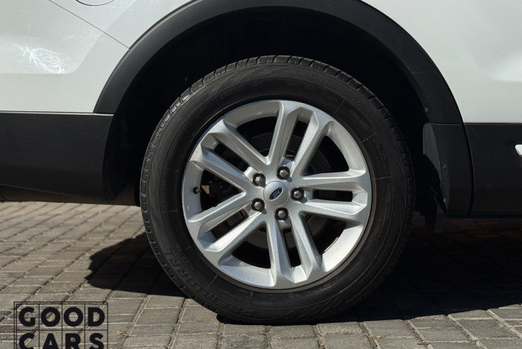 Ford Explorer - 10