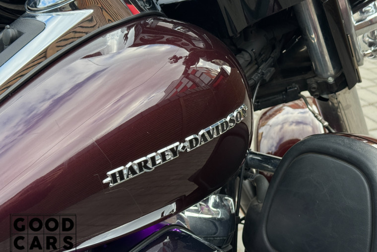 Harley-Davidson FLHTK Electra Glide Ultra - 10