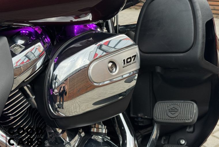 Harley-Davidson FLHTK Electra Glide Ultra - 11