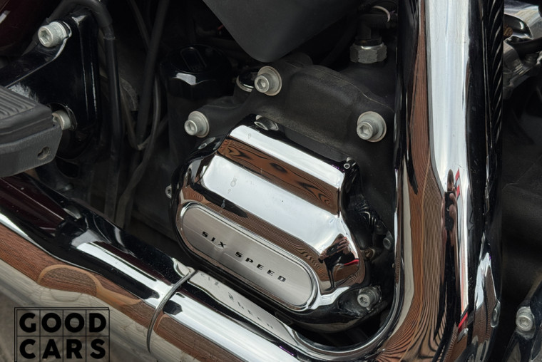 Harley-Davidson FLHTK Electra Glide Ultra - 12