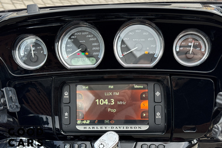 Harley-Davidson FLHTK Electra Glide Ultra - 15