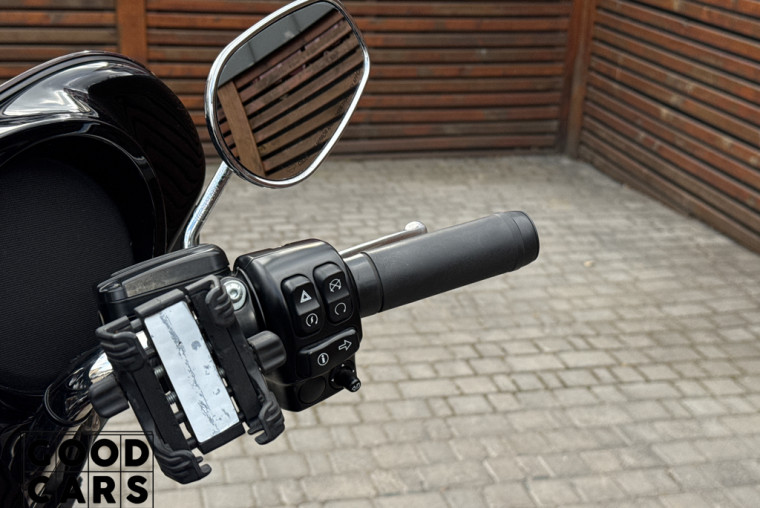 Harley-Davidson FLHTK Electra Glide Ultra - 18
