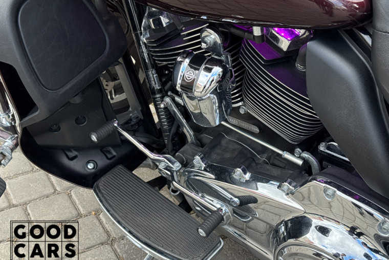 Harley-Davidson FLHTK Electra Glide Ultra - 13