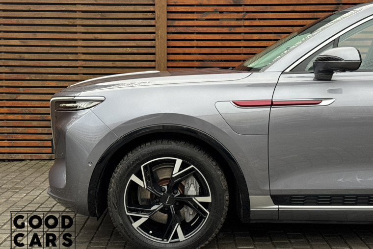 Hongqi E-HS9 - 11