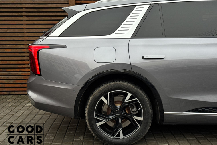 Hongqi E-HS9 - 13