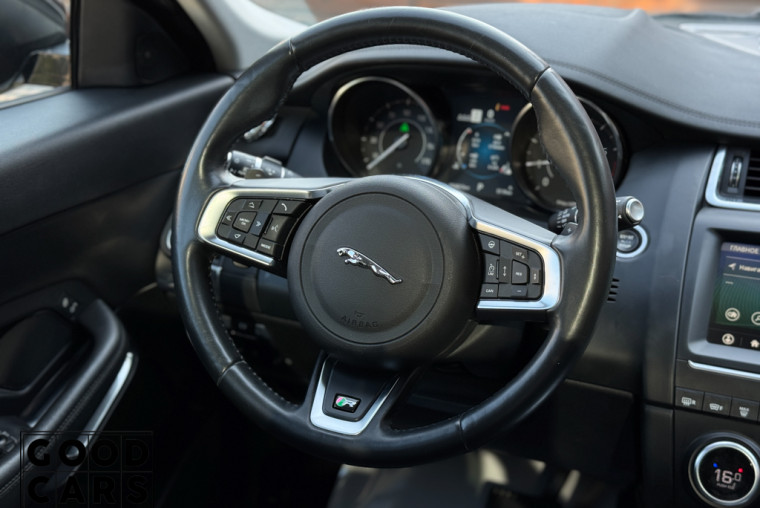 Jaguar E-pace - 25