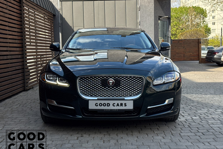 Jaguar XJ - 1