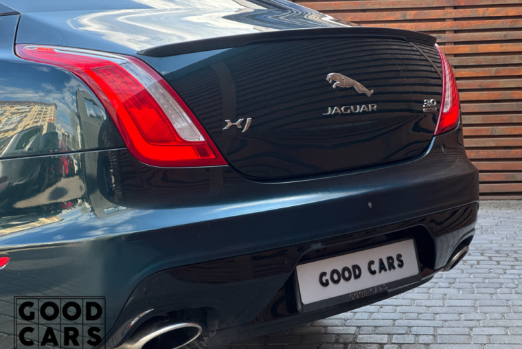 Jaguar XJ - 19