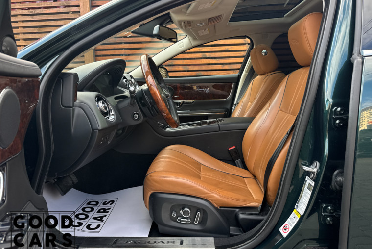 Jaguar XJ - 26