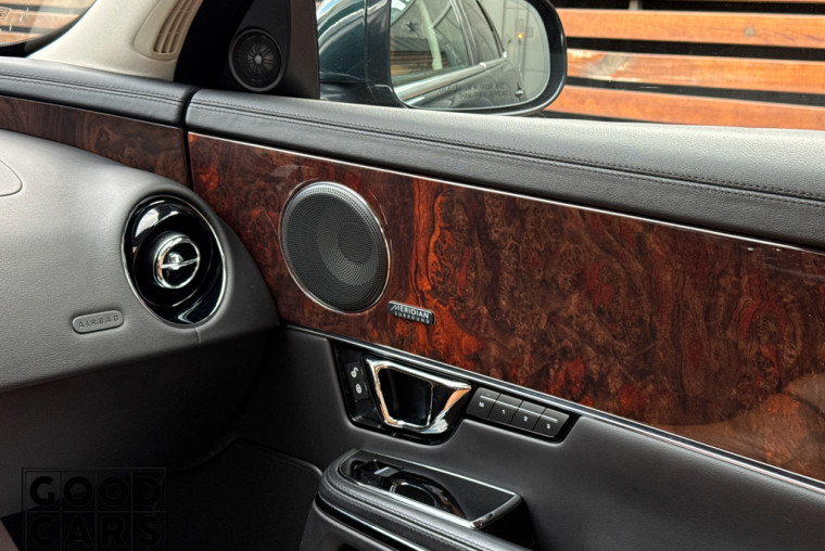 Jaguar XJ - 50
