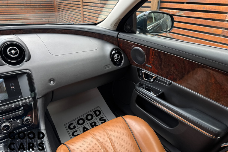 Jaguar XJ - 51