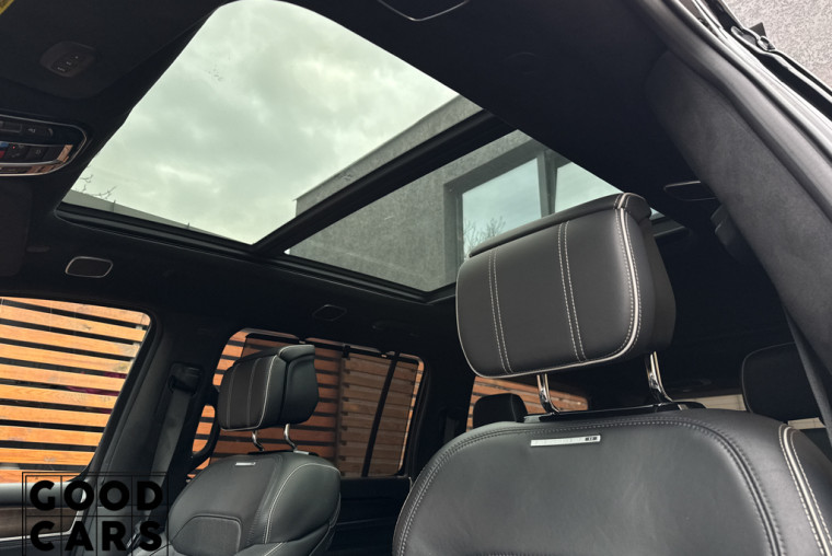 Jeep Grand Wagoneer - 25