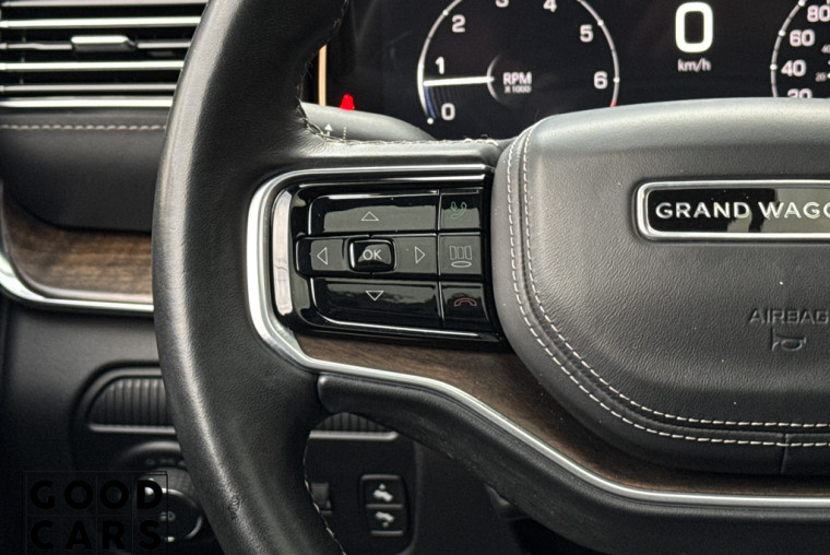 Jeep Grand Wagoneer - 41