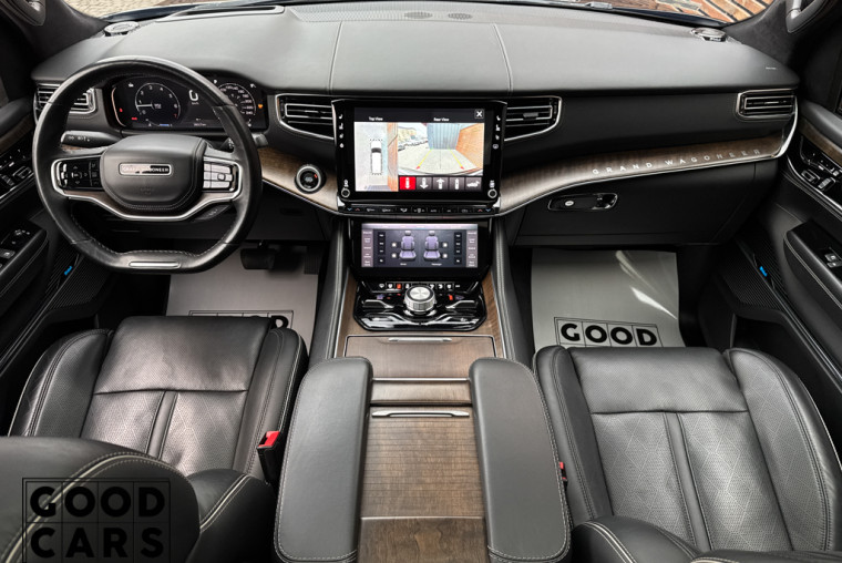 Jeep Grand Wagoneer - 45