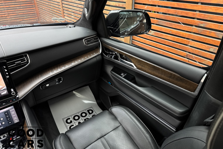 Jeep Grand Wagoneer - 55