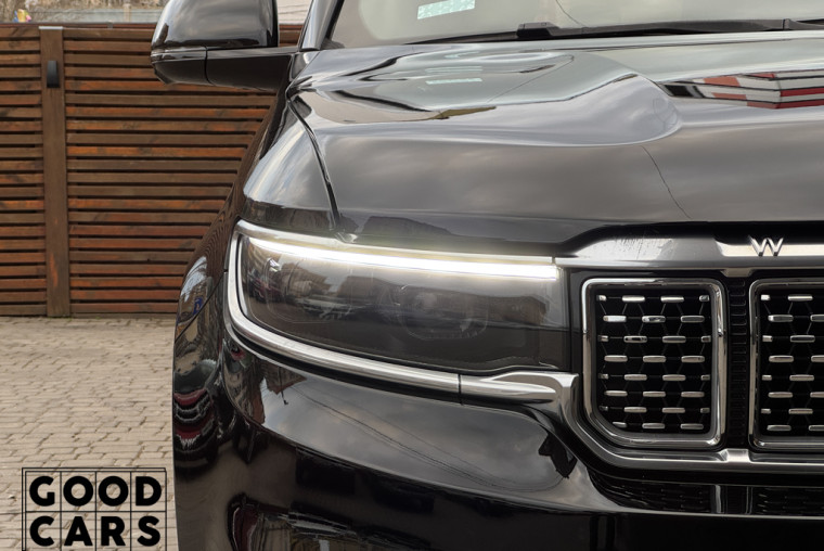 Jeep Grand Wagoneer - 9