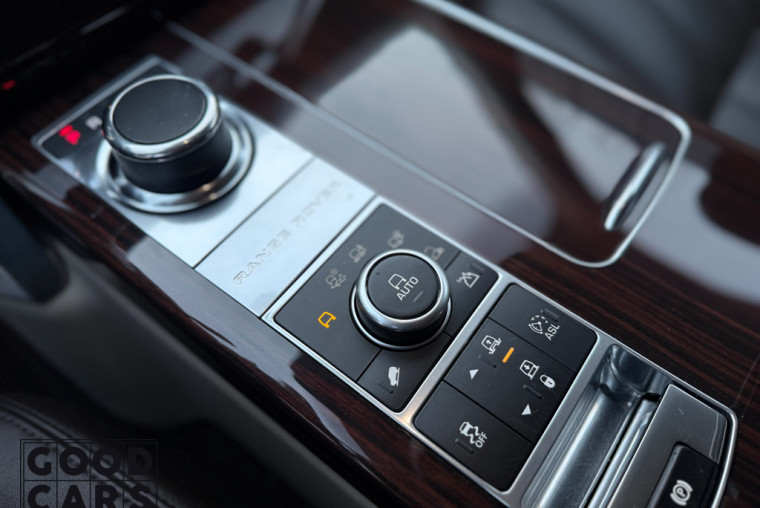 Land Rover Range Rover - 29