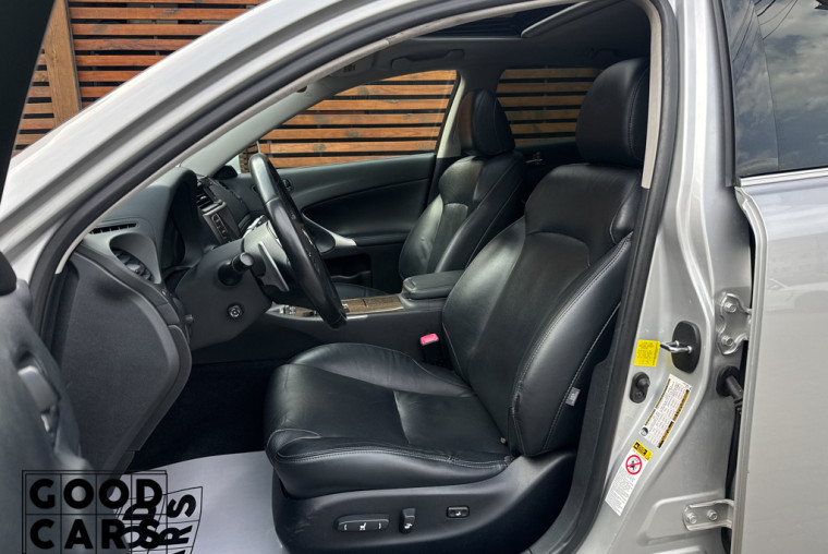 Lexus IS 250 - 24
