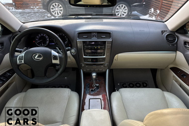Lexus IS 250 - 32