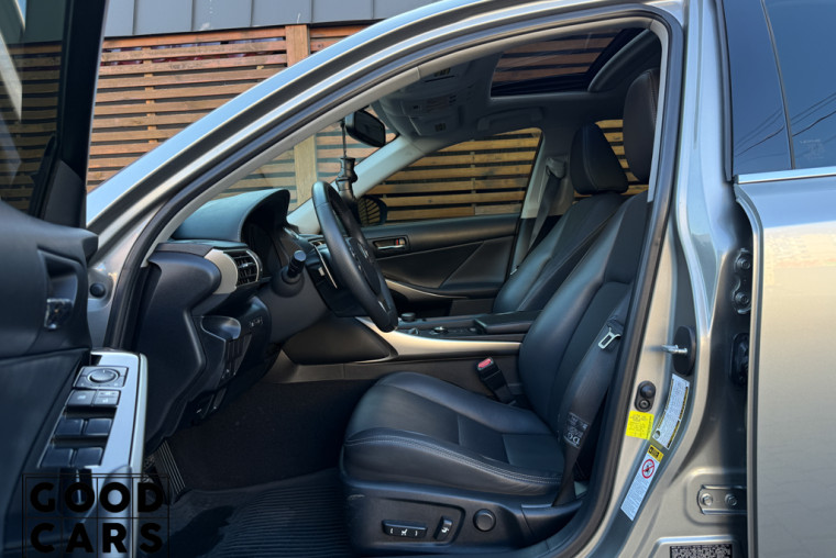 Lexus IS 250 - 25