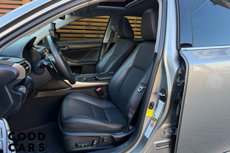 Lexus IS 250 - 26