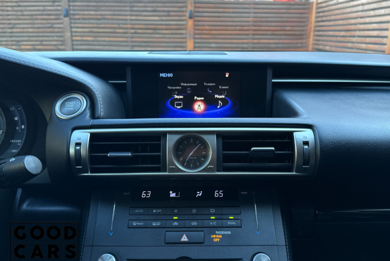 Lexus IS 250 - 38