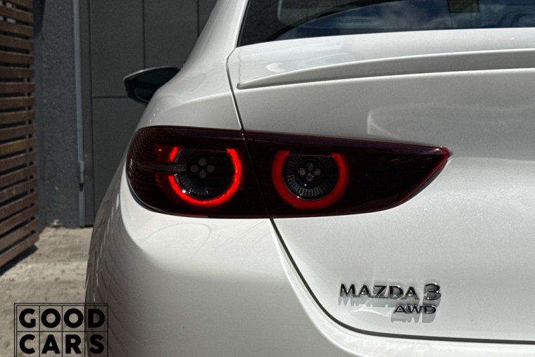 Mazda 3 - 10