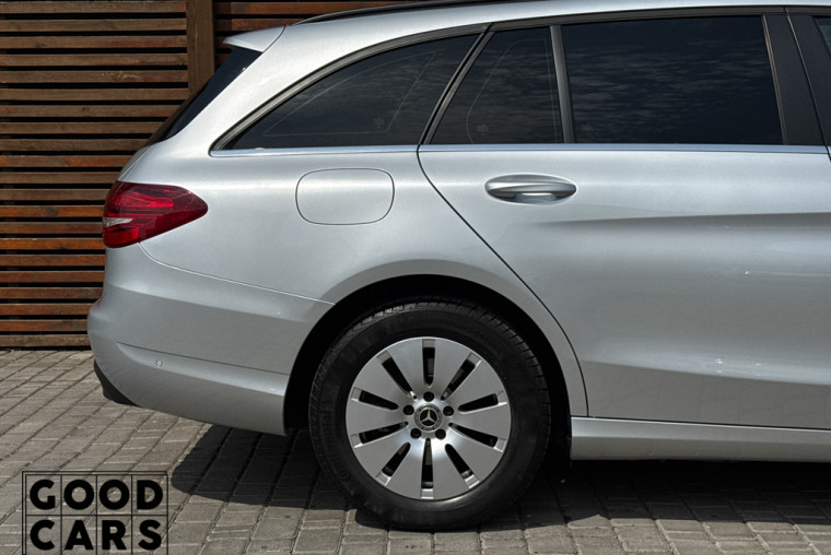 Mercedes-Benz C 200 - 13