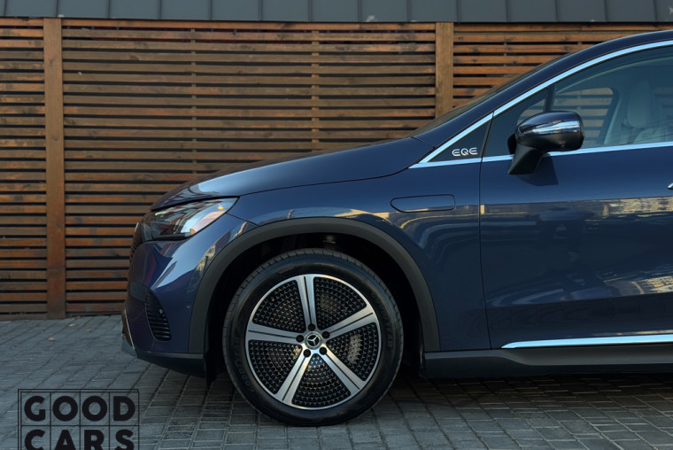 Mercedes-Benz EQE 350 - 11