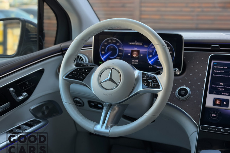 Mercedes-Benz EQE 350 - 26