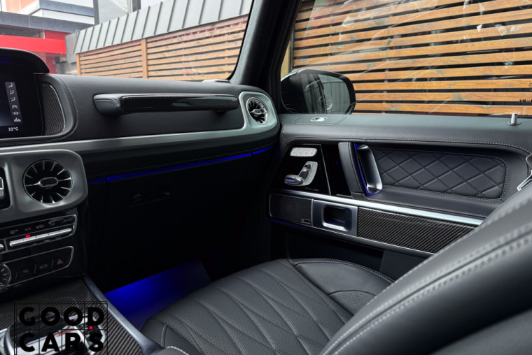 Mercedes-Benz G 63 AMG - 45