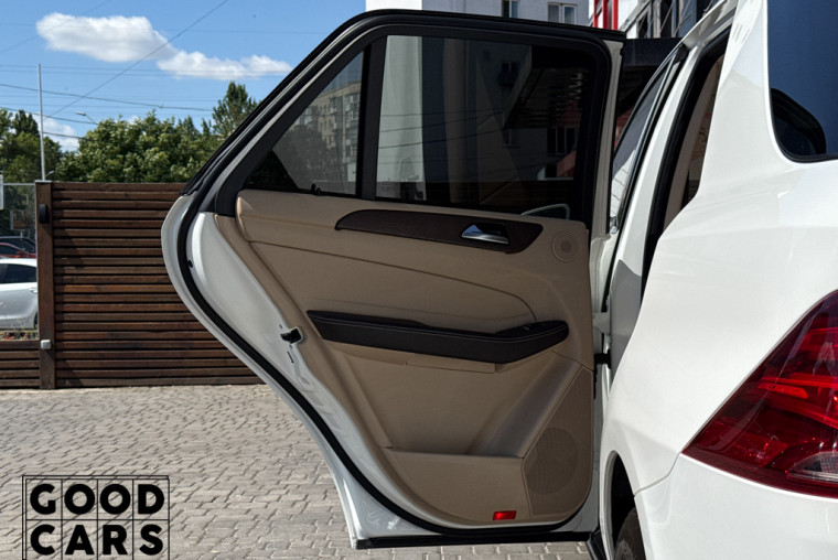 Mercedes-Benz GLE 400 - 29
