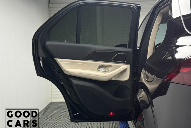 Mercedes-Benz GLE 450e - 27