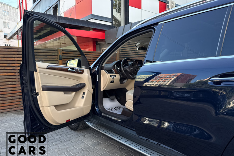 Mercedes-Benz GLS 450 - 30