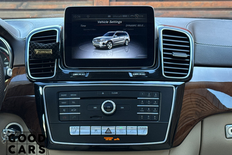 Mercedes-Benz GLS 450 - 48