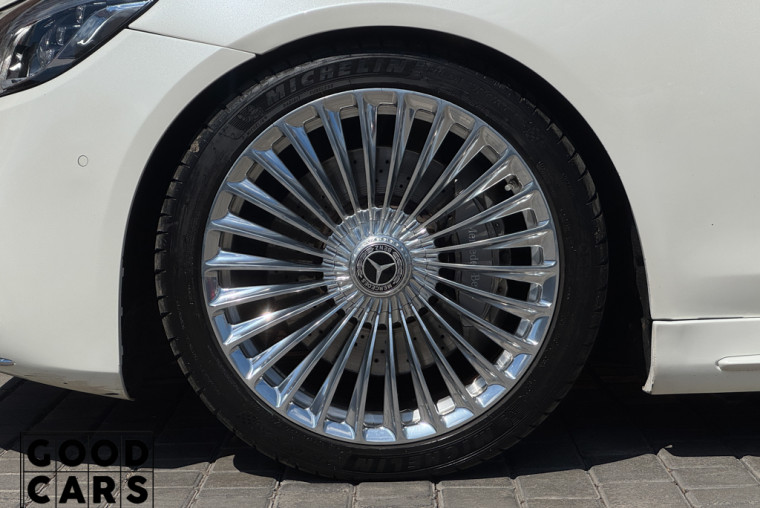 Mercedes-Benz S 550e - 12